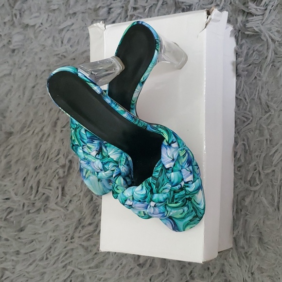 Graphic Weave Detail Clear Chunky Heels - Picture 2 of 8